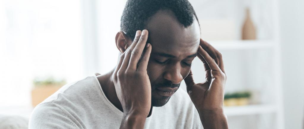 заложен нос и уши болит голова