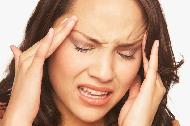 боль в виске слева