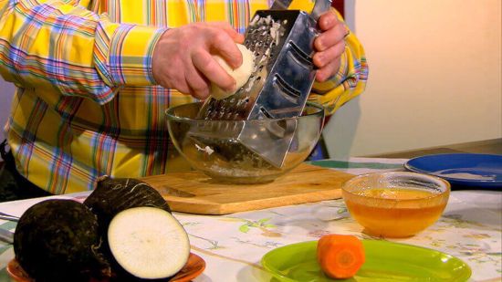 Черную редьку трут на терку